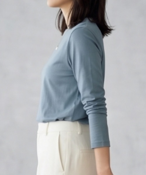 Belta attrice(ベルタアトリーチェ)の「【汗冷え防止】ハイツイストコットン100 クルーネック インナー 長袖 カットソー/薄手 秋冬(Tシャツ/カットソー・レディース・ホワイト/ライトブルー/ブラック/オレンジ/ブルー/グリーン/ミント/ボルドー/ライトピンク/グレイッシュベージュ・FREE)」の12枚目の写真
