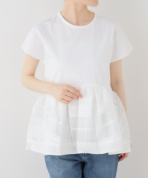 La TOTALITE(ラトータリテ)の「【洗える】TORRAZZO DONNA/トラッゾドンナ シアーチェックコンビペプラムプルオーバー(Tシャツ/カットソー・レディース・ホワイト/ブラック/ネイビー・FREE)」の2枚目の写真