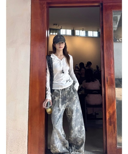 Ritzy(リッツィー)の「星柄ヴィンテージワイドデニムパンツ(デニムパンツ・レディース・カモフラージュ・M/S)」の7枚目の写真