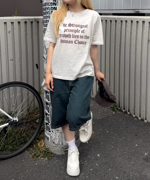 continuer de NICE CLAUP(コンティニューデナイスクラップ)の「【WEB限定】ロゴプリントT(Tシャツ/カットソー・レディース・オフホワイト/スミクロ/カーキ/オートミール・FREE)」の18枚目の写真
