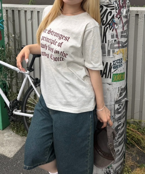 continuer de NICE CLAUP(コンティニューデナイスクラップ)の「【WEB限定】ロゴプリントT(Tシャツ/カットソー・レディース・オフホワイト/スミクロ/カーキ/オートミール・FREE)」の17枚目の写真
