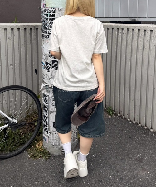 continuer de NICE CLAUP(コンティニューデナイスクラップ)の「【WEB限定】ロゴプリントT(Tシャツ/カットソー・レディース・オフホワイト/スミクロ/カーキ/オートミール・FREE)」の20枚目の写真