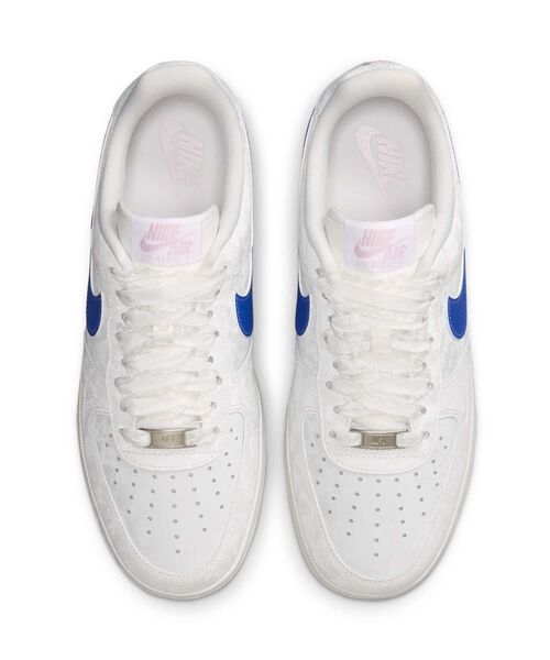 NIKE(ナイキ)の「ナイキ エア フォース 1 '07 LV8 ウィメンズシューズ / Nike Air Force 1 '07 LV8 Women's Shoes IW1235-121 Summit White(スニーカー・レディース・アイボリー・23/24.5/24/23.5/26/25.5/22.5/22/25)」の12枚目の写真