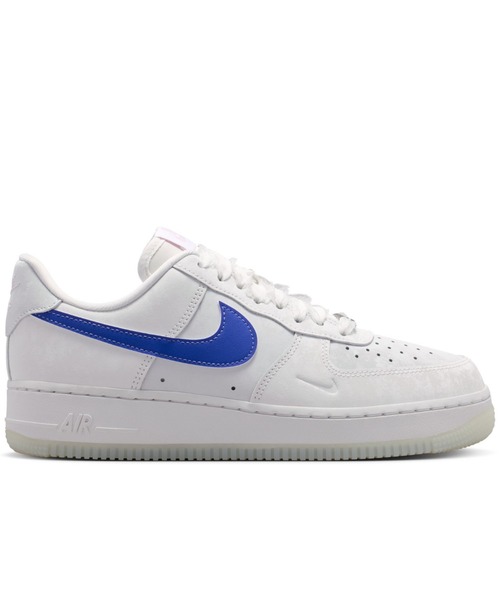 NIKE(ナイキ)の「ナイキ エア フォース 1 '07 LV8 ウィメンズシューズ / Nike Air Force 1 '07 LV8 Women's Shoes IW1235-121 Summit White(スニーカー・レディース・アイボリー・23/24.5/24/23.5/26/25.5/22.5/22/25)」の3枚目の写真