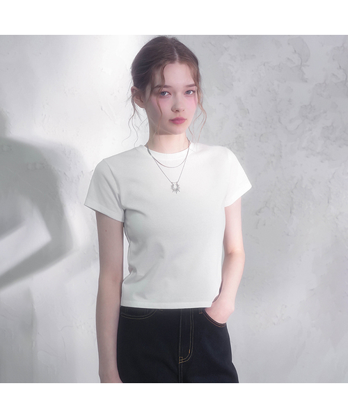 Vivacious(ビバシャス)の「デュアクールベーシックTシャツ_7カラー(Tシャツ/カットソー・レディース・ホワイト/ブラック/ネイビー/クリーム/ホワイト×レッド/ホワイト×ブルー/チャコール・SMALL/MEDIUM)」の4枚目の写真