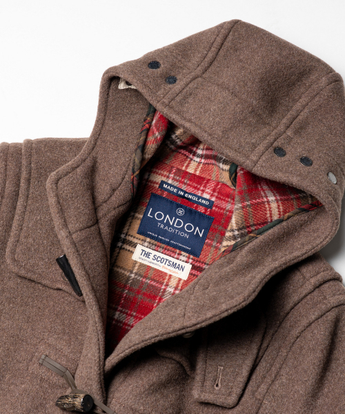 EDINBURGH CLUB（エディンバラクラブ）の「[London Tradition x  Edinburgh Club] ERICA MENS DUFFLE COAT [D/MUSHROOM]（チェスターコート・メンズ・ブラウン・SMALL/MEDIUM/X-LARGE）」の4枚目の写真