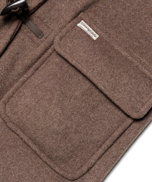 EDINBURGH CLUB（エディンバラクラブ）の「[London Tradition x  Edinburgh Club] ERICA MENS DUFFLE COAT [D/MUSHROOM]（チェスターコート・メンズ・ブラウン・SMALL/MEDIUM/X-LARGE）」の5枚目の写真
