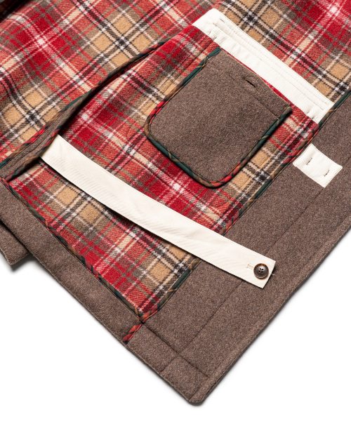 EDINBURGH CLUB（エディンバラクラブ）の「[London Tradition x  Edinburgh Club] ERICA MENS DUFFLE COAT [D/MUSHROOM]（チェスターコート・メンズ・ブラウン・SMALL/MEDIUM/X-LARGE）」の8枚目の写真