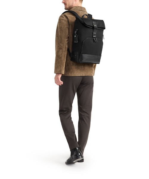 TUMI(トゥミ)の「HARRISON 「オズボーン」ロール・トップ・バックパック(A4/PC15インチまで対応)(バックパック/リュック・メンズ・ブラック・FREE)」の2枚目の写真