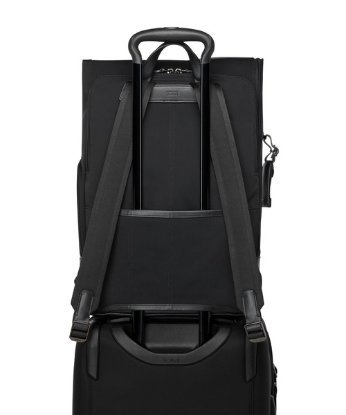 TUMI(トゥミ)の「HARRISON 「オズボーン」ロール・トップ・バックパック(A4/PC15インチまで対応)(バックパック/リュック・メンズ・ブラック・FREE)」の6枚目の写真