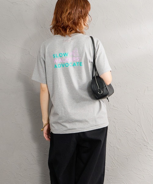 MEYAME（メヤメ）の「[MEYAME/メヤメ] SLOW WALKERS ADOBOCATE バックプリントTシャツ（Tシャツ/カットソー・レディース・グレー/ホワイト・F）」の15枚目の写真