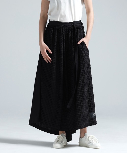 Y-3(ワイスリー)の「Y-3 ADAPTIVE WRAP SKIRT(スカート・レディース・ブラック・XX-SMALL/X-SMALL/SMALL/MEDIUM/LARGE)」の1枚目の写真
