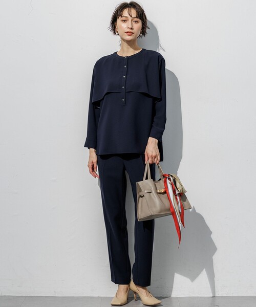 23区 L(ニジュウサンクオオキイサイズ)の「ストレッチジョーゼット ケープデザイン ブラウス(シャツ/ブラウス・レディース・ネイビー系/ベージュ系・44/46)」の5枚目の写真