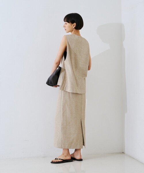 Rouge vif(ルージュヴィフ)の「【セットアップ対応】モールヘリンボーンVネックベスト/ジレ(シャツ/ブラウス・レディース・ライトベージュ/ブラック・フリー)」の20枚目の写真