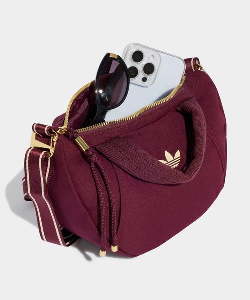 adidas(アディダス)の「アディダス オリジナルス クロワッサン バッグ / アディダス adidas(バックパック/リュック・レディース・レッド・FREE)」の4枚目の写真