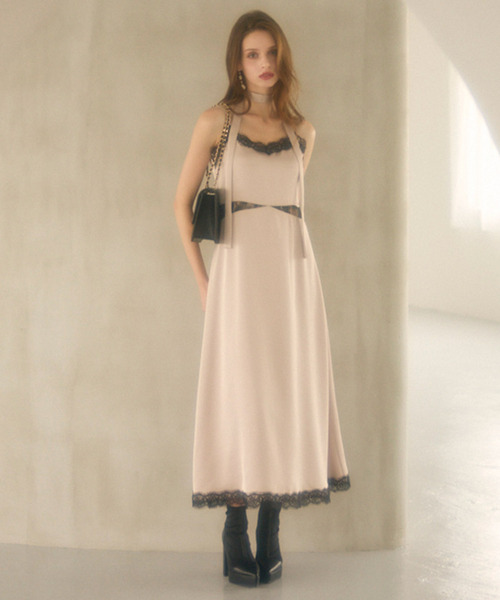ROYAL PARTY(ロイヤルパーティー)の「ストール付レーストリムマットサテンロングキャミワンピース(ワンピース・レディース・ブルー/ブラック/ベージュ・FREE)」の18枚目の写真