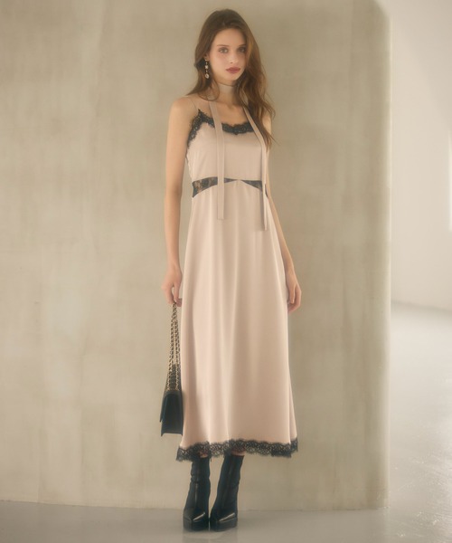 ROYAL PARTY(ロイヤルパーティー)の「ストール付レーストリムマットサテンロングキャミワンピース(ワンピース・レディース・ブルー/ブラック/ベージュ・FREE)」の5枚目の写真