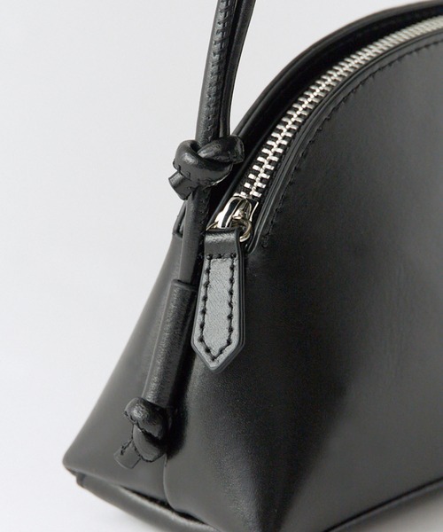 YAHKI(ヤーキ)の「YAHKI/ヤーキ CROSSBODY BAG_PURSIMMON クロスボディバッグ ショルダーバッグ レザー レディース 高級感 秋服 2026年秋冬(ショルダーバッグ・レディース・ブラック/ブラウン/オレンジ・FREE)」の8枚目の写真