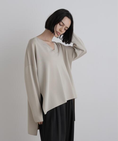 LE PHIL（ルフィル）の「◆オーバーサイズＶネックニット（ニット/セーター・レディース・ピンク/ベージュ/ブラック・F）」の9枚目の写真