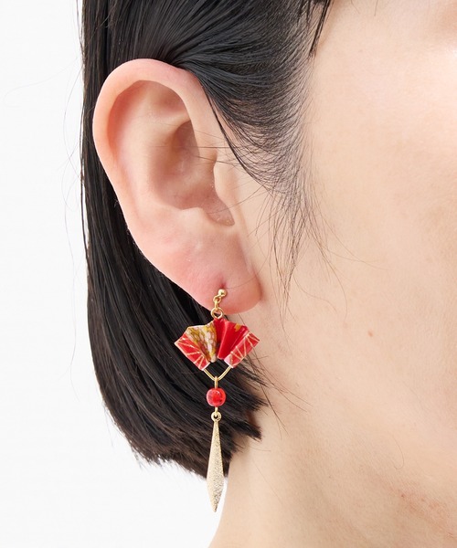 gargle(ガーグル)の「gargle ガーグル:和・JAPANシリーズ 和紙扇 扇子 ピアス(ピアス(両耳用)・レディース・ブルー/レッド/パープル・FREE)」の1枚目の写真