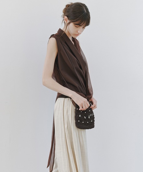 tageechita(タジチタ)の「【tageechita】シアークロスドレープ ノースリーブトップス(シャツ/ブラウス・レディース・ブラウン/ブラック・S/L/M)」の15枚目の写真