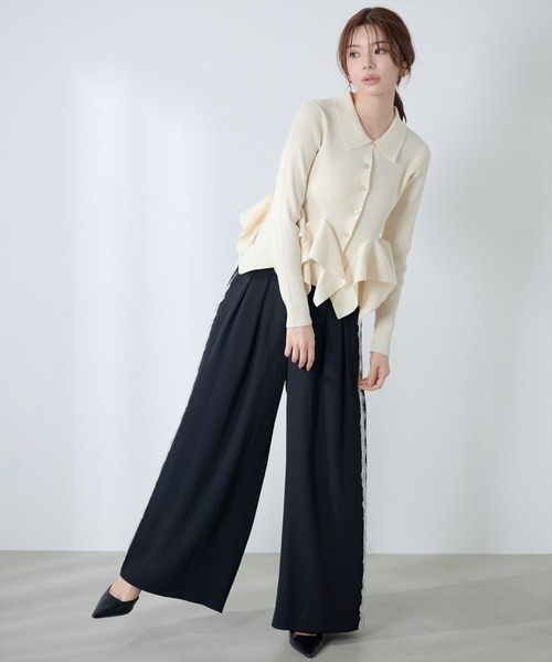 AND COUTURE(アンドクチュール)の「サイドレースラインワイドパンツ(その他パンツ・レディース・ブラック/ダークブラウン・SMALL/MEDIUM)」の2枚目の写真