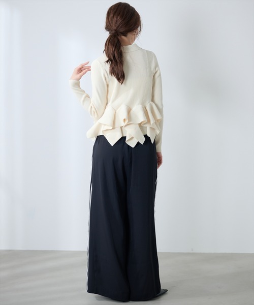 AND COUTURE(アンドクチュール)の「サイドレースラインワイドパンツ(その他パンツ・レディース・ブラック/ダークブラウン・SMALL/MEDIUM)」の7枚目の写真
