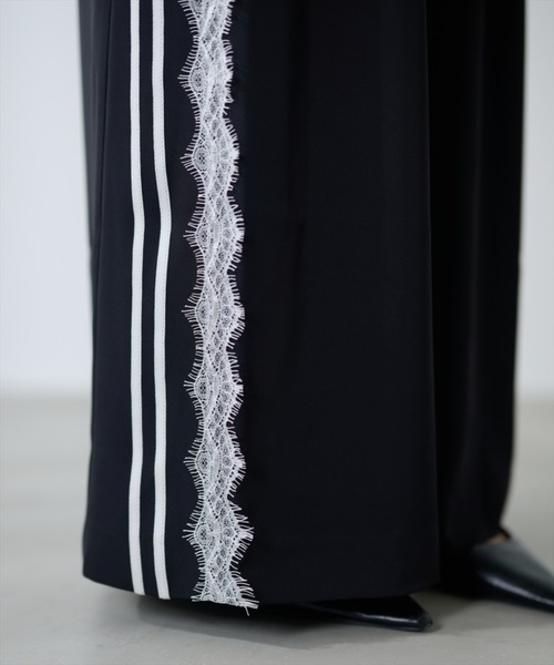 AND COUTURE(アンドクチュール)の「サイドレースラインワイドパンツ(その他パンツ・レディース・ブラック/ダークブラウン・SMALL/MEDIUM)」の11枚目の写真