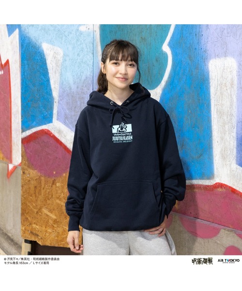 AIR TWOKYO（エアトゥーキョー）の「『呪術廻戦』「渋谷事変」第3弾 シーンイラストパーカー 1（無量空処）（パーカー・レディース・ネイビー・MEDIUM/LARGE/X-LARGE）」の2枚目の写真