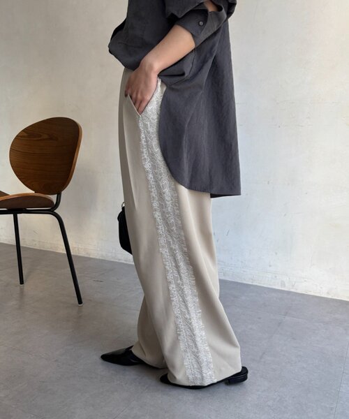 Jena espace merveilleux(ジェナ エスパスメルヴェイユ)の「サイドレースラインパンツ(その他パンツ・レディース・ベージュ/チャコールグレー・FREE)」の13枚目の写真