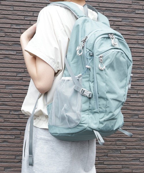 Alum'(アルム)の「【韓国風/ゴープコア】くすみカラー メッシュポケット ビッグバックパック(バックパック/リュック・レディース・ブラック/ピンク/ブルー・FREE)」の16枚目の写真