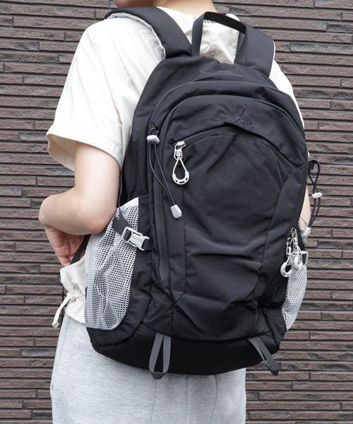 Alum'(アルム)の「【韓国風/ゴープコア】くすみカラー メッシュポケット ビッグバックパック(バックパック/リュック・レディース・ブラック/ピンク/ブルー・FREE)」の18枚目の写真