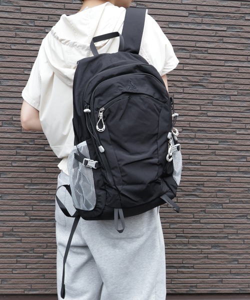 Alum'(アルム)の「【韓国風/ゴープコア】くすみカラー メッシュポケット ビッグバックパック(バックパック/リュック・レディース・ブラック/ピンク/ブルー・FREE)」の20枚目の写真