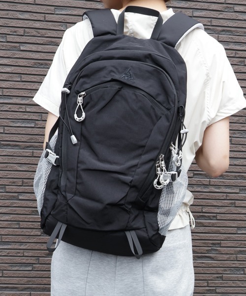 Alum'(アルム)の「【韓国風/ゴープコア】くすみカラー メッシュポケット ビッグバックパック(バックパック/リュック・レディース・ブラック/ピンク/ブルー・FREE)」の21枚目の写真