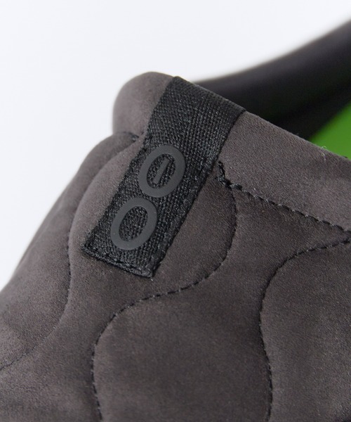 OOFOS(ウーフォス)の「OOFOS/ウーフォス OOcOOzie Platform Posh Mule リカバリーバックレスミュール サンダル スエード スポーツ アウトドア メンズ 2026年秋冬(サンダル・レディース・ブラック・23cm/24cm/25cm)」の5枚目の写真