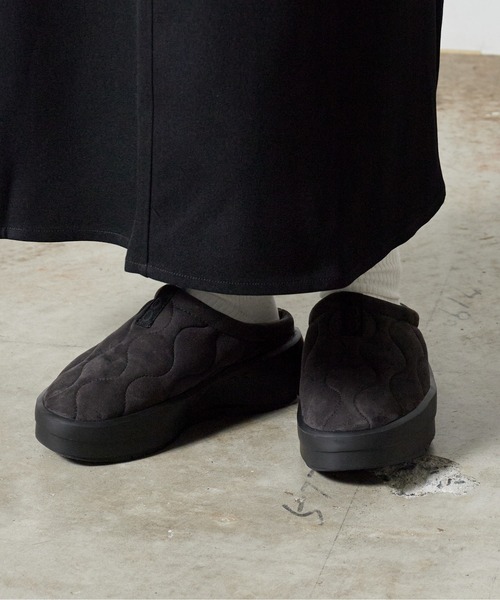 OOFOS(ウーフォス)の「OOFOS/ウーフォス OOcOOzie Platform Posh Mule リカバリーバックレスミュール サンダル スエード スポーツ アウトドア メンズ 2026年秋冬(サンダル・レディース・ブラック・23cm/24cm/25cm)」の22枚目の写真