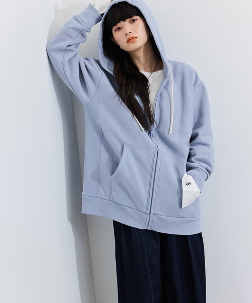 Champion(チャンピオン)の「【Champion for ADAM ET ROPE'】別注ZIP HOODIE(パーカー・レディース・ライトグレー/サックスブルー/ブラウン/ブラック・FREE)」の4枚目の写真