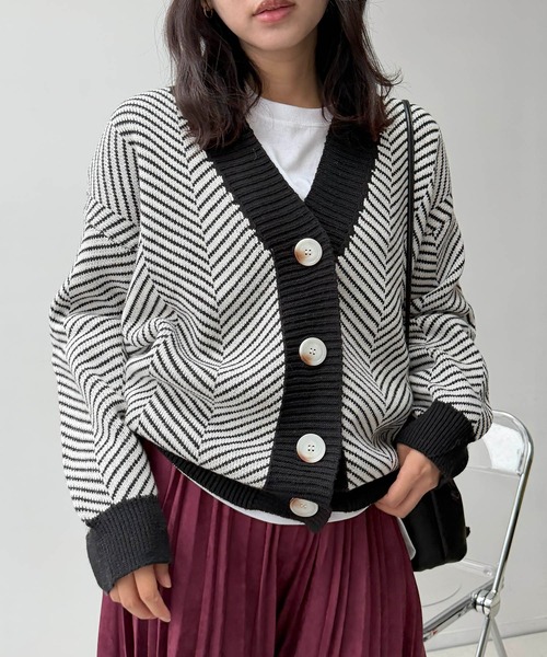 AS KNOW AS plus(アズノゥアズプラス)の「☆アソート柄Vネックカーディガン(チドリ・ヘリンボーン)(カーディガン/ボレロ・レディース・ネイビー系/ブラック系/オレンジ系/アイボリー系・FREE)」の8枚目の写真