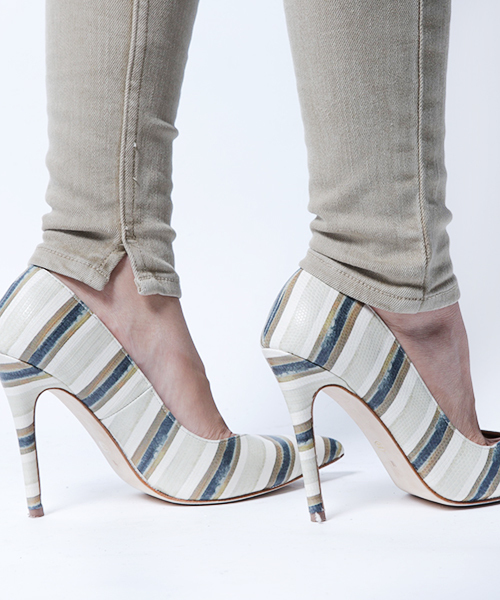 EIMY ISTOIRE(エイミーイストワール)の「eimy jeans BEIGE(デニムパンツ・レディース・ベージュ・25inch/24inch/26inch/23inch)」の2枚目の写真