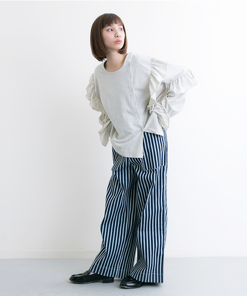 MERLOT（メルロー）の「ラッフルフリル前ボタントップス9129（シャツ/ブラウス・レディース・チャコールグレー/アイボリー/ライトブルー/ピンク・FREE）」の12枚目の写真