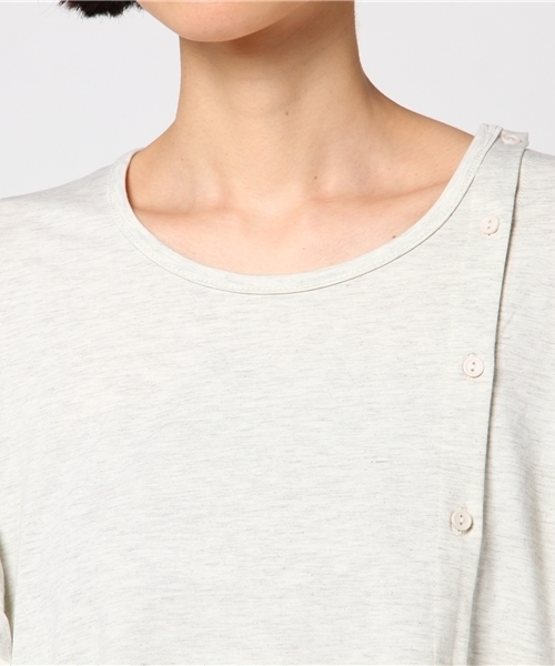 MERLOT（メルロー）の「ラッフルフリル前ボタントップス9129（シャツ/ブラウス・レディース・チャコールグレー/アイボリー/ライトブルー/ピンク・FREE）」の9枚目の写真