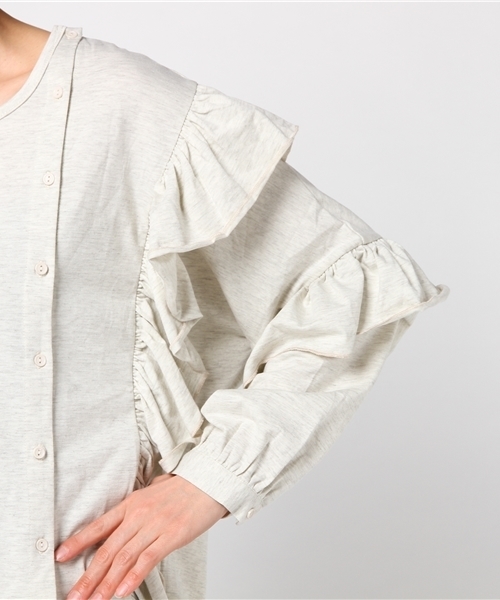 MERLOT（メルロー）の「ラッフルフリル前ボタントップス9129（シャツ/ブラウス・レディース・チャコールグレー/アイボリー/ライトブルー/ピンク・FREE）」の13枚目の写真