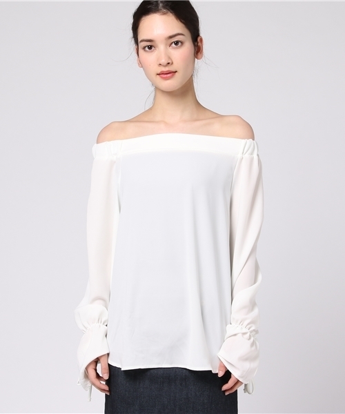 REAL CUBE(リアルキューブ)の「キャンディスリーブオフショルダーブラウス(シャツ/ブラウス・レディース・オフホワイト/ブルー/レッド/ベージュ/マスタード/カーキ/ダークグリーン/ダークオレンジ/ボルドー・M)」の16枚目の写真