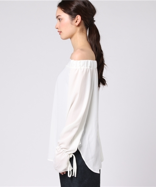 REAL CUBE(リアルキューブ)の「キャンディスリーブオフショルダーブラウス(シャツ/ブラウス・レディース・オフホワイト/ブルー/レッド/ベージュ/マスタード/カーキ/ダークグリーン/ダークオレンジ/ボルドー・M)」の15枚目の写真