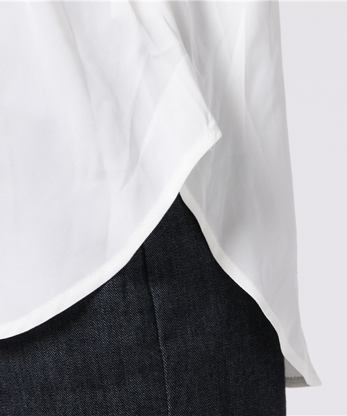 REAL CUBE(リアルキューブ)の「キャンディスリーブオフショルダーブラウス(シャツ/ブラウス・レディース・オフホワイト/ブルー/レッド/ベージュ/マスタード/カーキ/ダークグリーン/ダークオレンジ/ボルドー・M)」の11枚目の写真