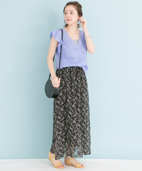 URBAN RESEARCH(アーバンリサーチ)の「UR Vネックレース付ラミーブラウス(シャツ/ブラウス・レディース・オフホワイト/ミント/サックスブルー・FREE)」の8枚目の写真