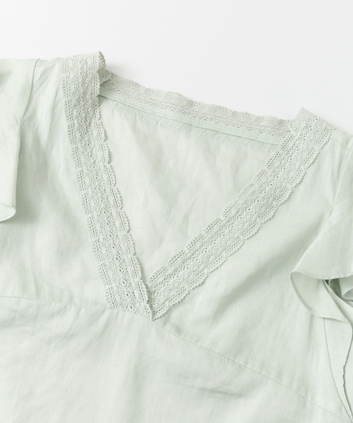 URBAN RESEARCH(アーバンリサーチ)の「UR Vネックレース付ラミーブラウス(シャツ/ブラウス・レディース・オフホワイト/ミント/サックスブルー・FREE)」の13枚目の写真