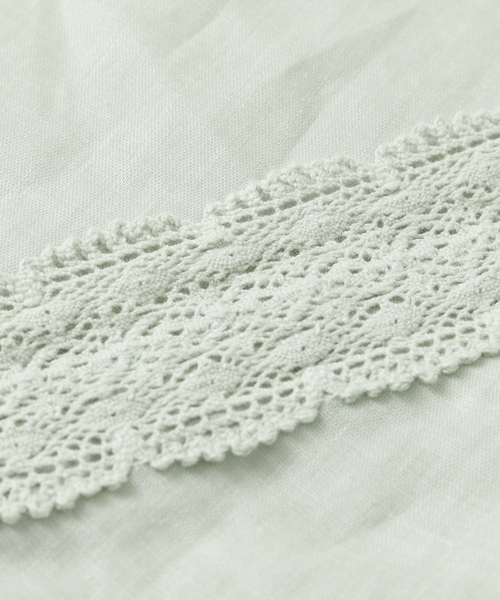 URBAN RESEARCH(アーバンリサーチ)の「UR Vネックレース付ラミーブラウス(シャツ/ブラウス・レディース・オフホワイト/ミント/サックスブルー・FREE)」の15枚目の写真