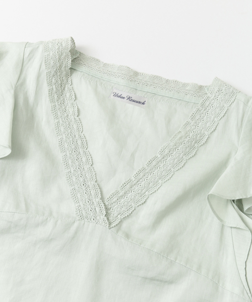 URBAN RESEARCH(アーバンリサーチ)の「UR Vネックレース付ラミーブラウス(シャツ/ブラウス・レディース・オフホワイト/ミント/サックスブルー・FREE)」の18枚目の写真