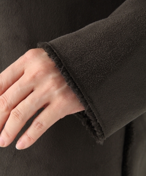 A part by（アパートバイ）の「【リバーシブル】Fムートンボアノーカラーコート　 760495 （ムートンコート・レディース・グレー/チャコールグレー/ナチュラル・MEDIUM/LARGE）」の12枚目の写真